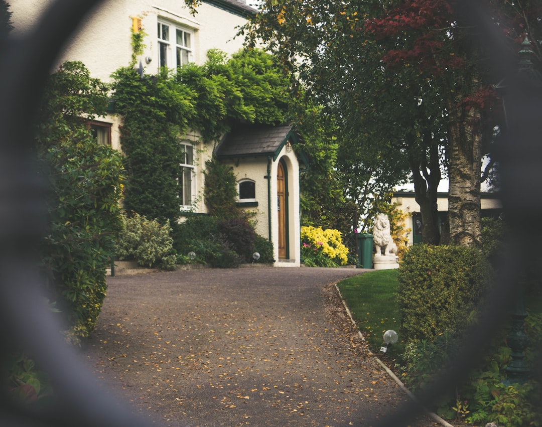 découvrez des conceptions de maisons sur mesure qui allient esthétique et fonctionnalité. transformez vos rêves architecturaux en réalité avec nos solutions personnalisées adaptées à vos besoins et à votre style de vie.